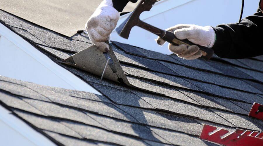 Professional gutter cleaning in Cayey, PR